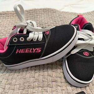 Heelys Kids Black and Pink Sneakers